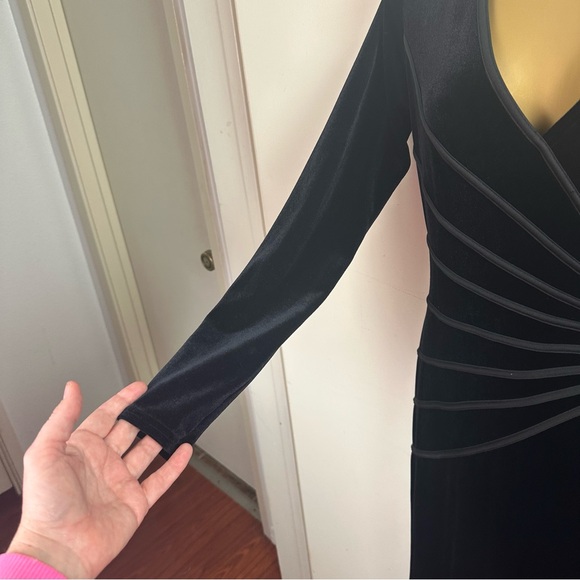 Tadashi Shoji Black Velvet LongSleeve Sparkly Jewel Pendant Side MaxiDress NWT S - Picture 10 of 16